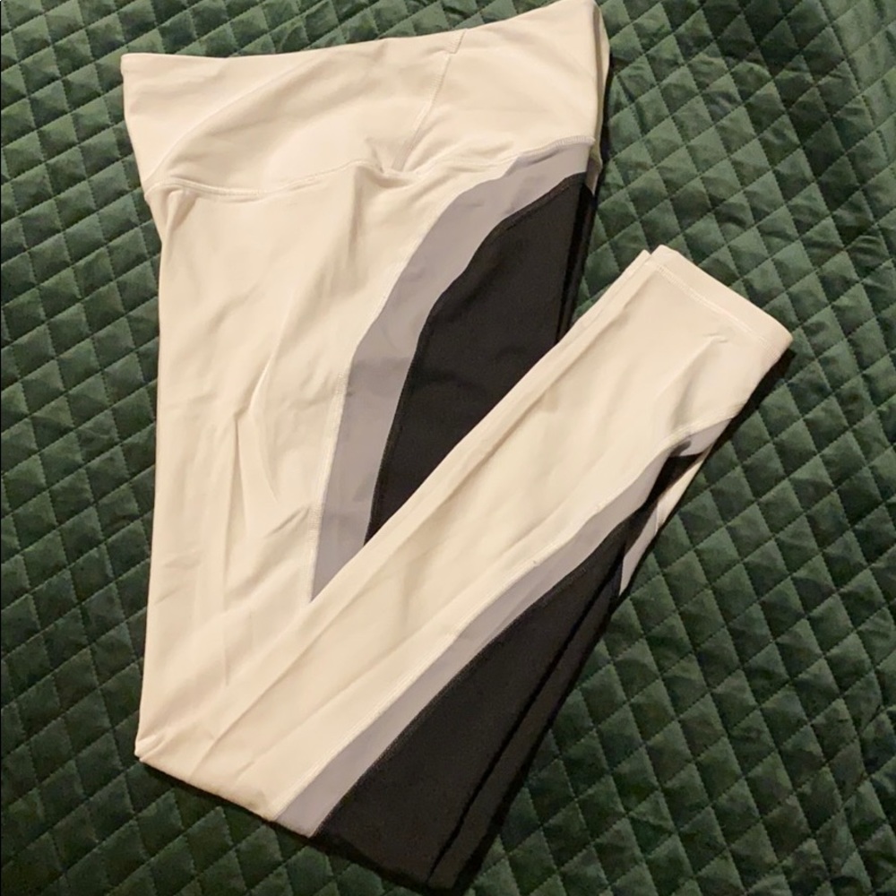 Victoria’s Secret Tights M